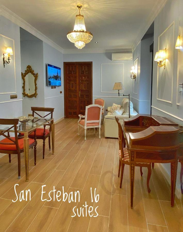 Suites San Esteban 16 Real Siviglia Esterno foto